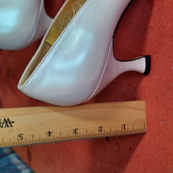 Timothy Hitsman Pink and White Heels with Classic Pump Design - Picture 10 of 16